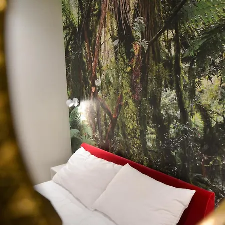 Lion's Den Deluxe Studio Apartment Budapest