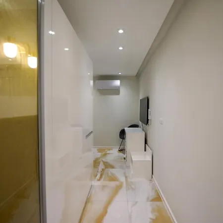 Apartment Lion's Den Deluxe Studio Budapest